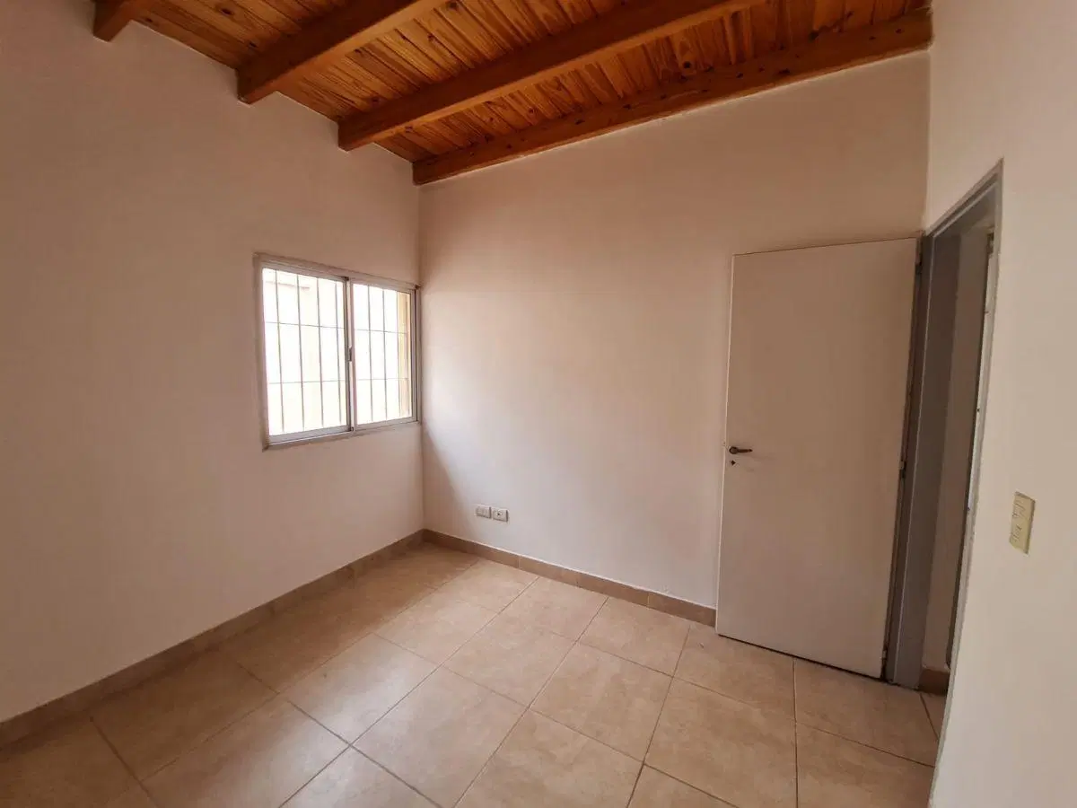 Alquilo departamento en Guaymallén 6