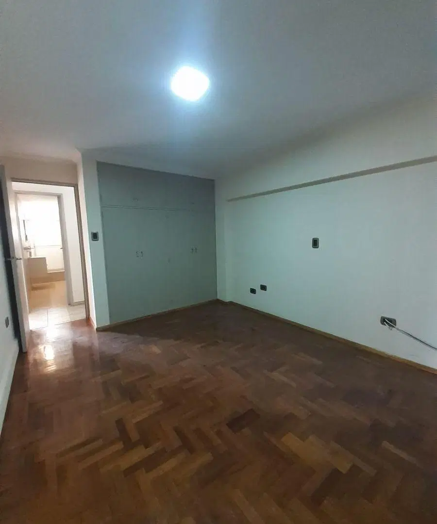 En Sexta Sección. Alquilo departamento 3