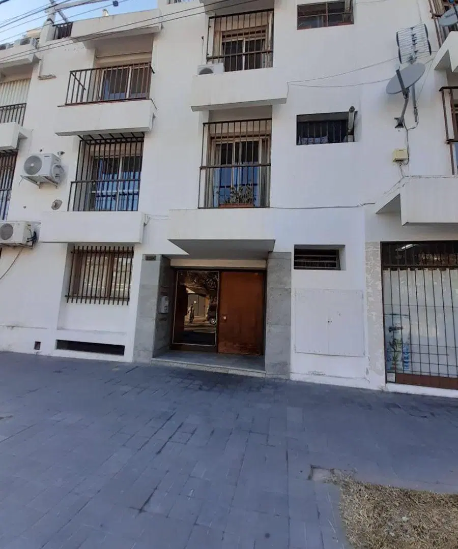 En Sexta Sección. Alquilo departamento 1