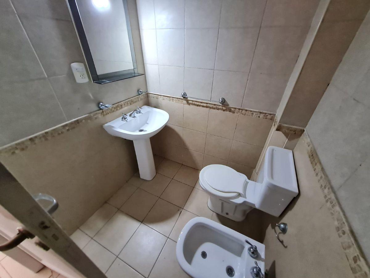 Foto de Alquiler Departamento Calle Castelli a metros de San Martín Sur, imagen 2