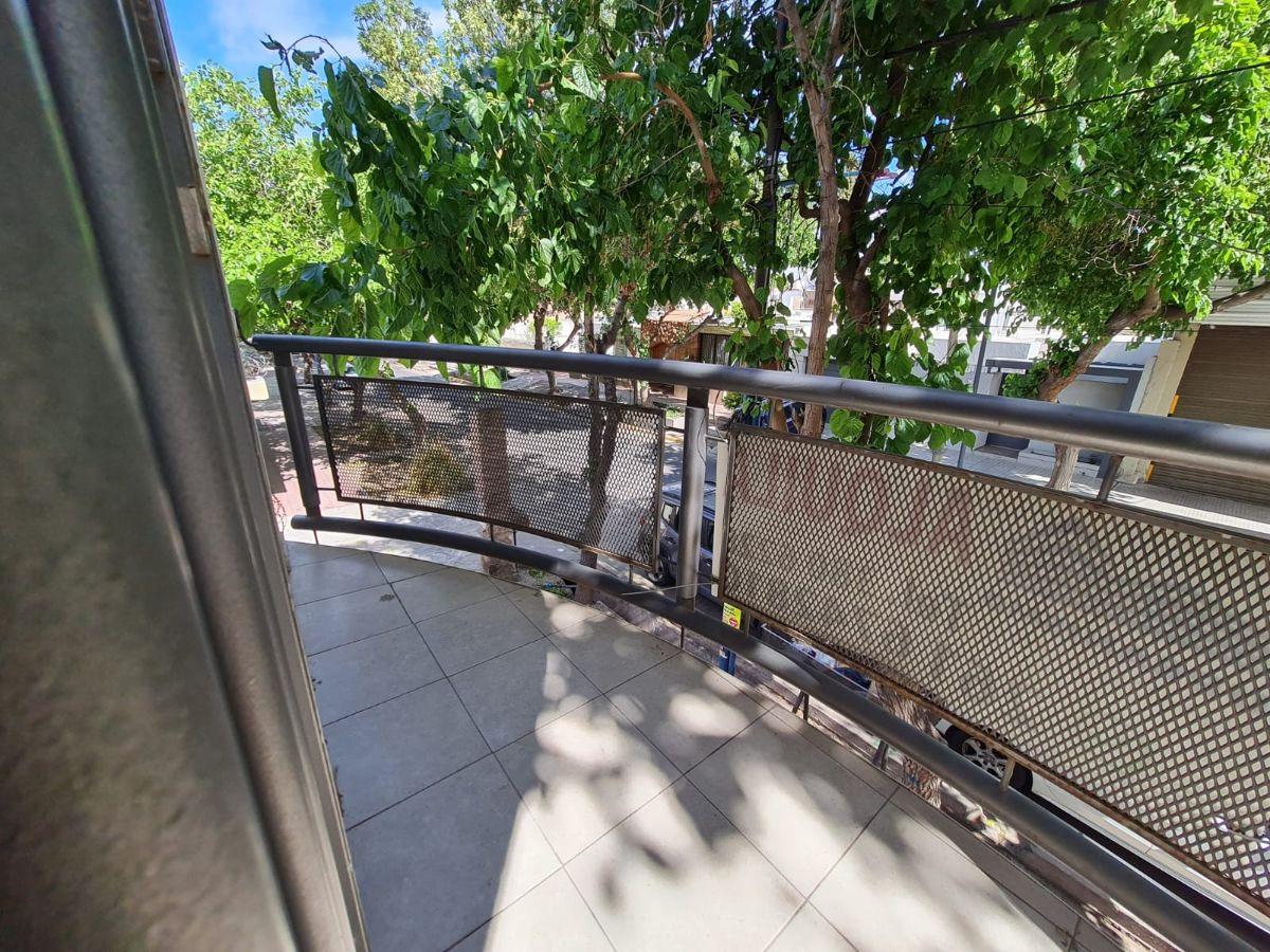Foto de Alquiler Departamento Calle Castelli a metros de San Martín Sur, imagen 1