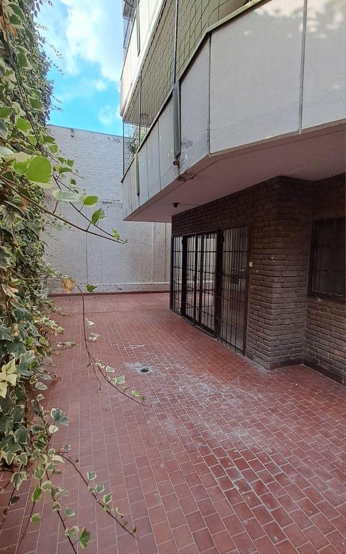 Foto de VENTA DEPARTAMENTO en Ciudad a metros de Plaza Independencia, imagen 2