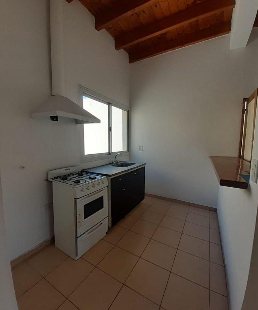 Foto de Alquilo departamento en calle Pedro del Castillo N°3083., imagen 2