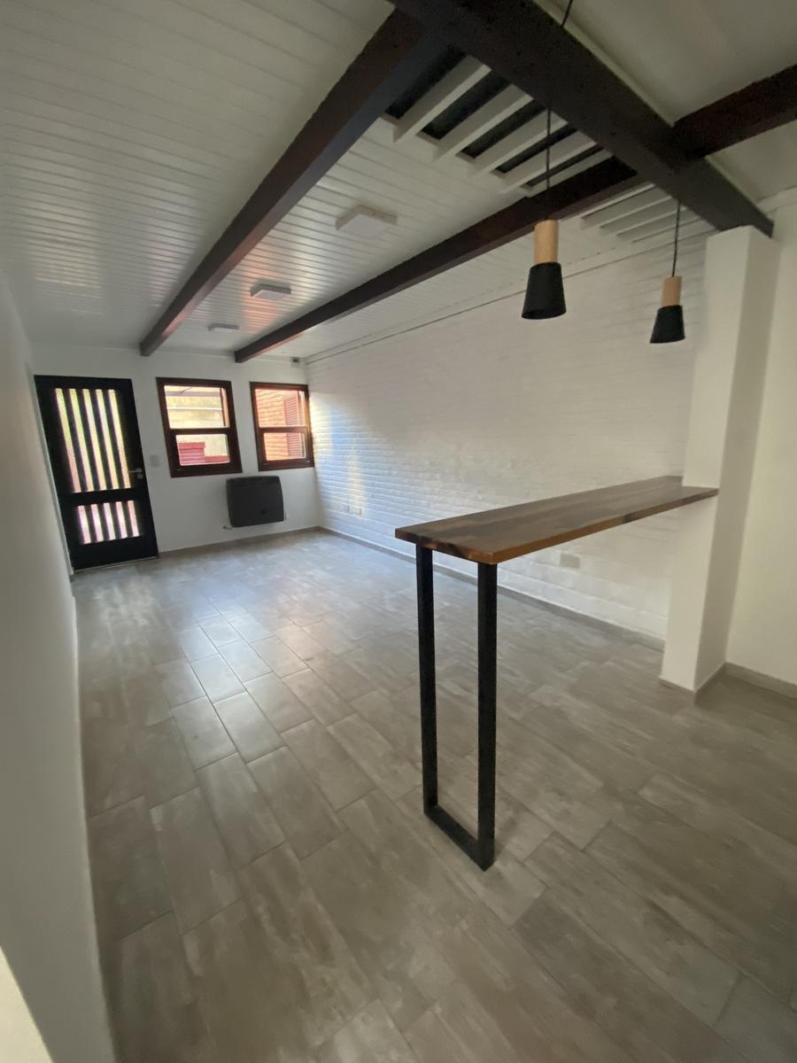 PH de 2 Dorm. Reciclado a Nuevo con Patio 5