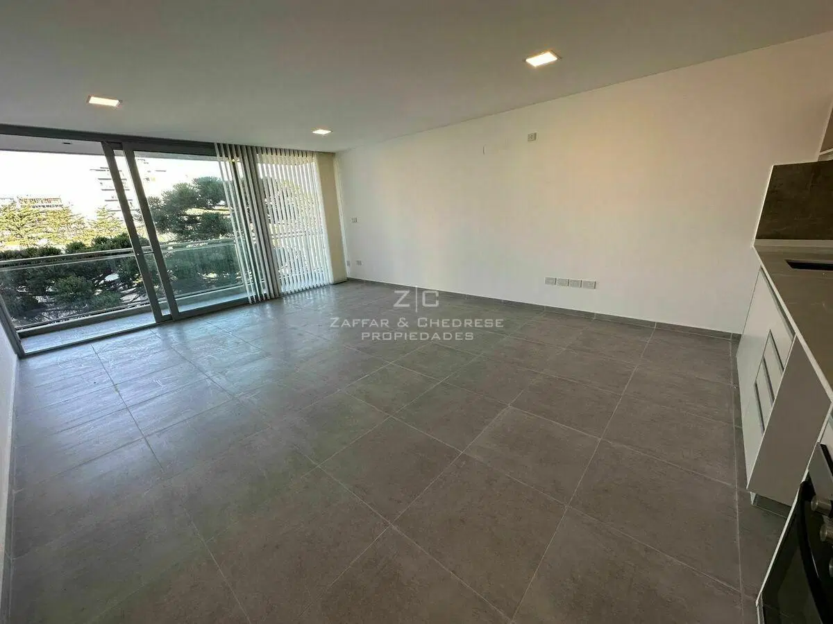 Excelente Oficina, en 6to piso, en Alquiler en 56 13 y 14 3