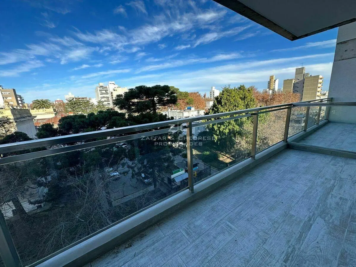 Excelente Oficina, en 6to piso, en Alquiler en 56 13 y 14 5