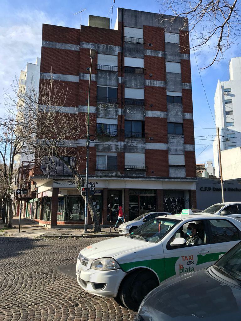 Departamento de 3 ambientes en Alquiler en Plaza Rocha e/ 60 y dg 78