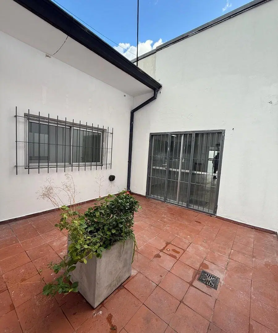 Local en Venta y Alquiler en 32 e/ 8 y 9 4