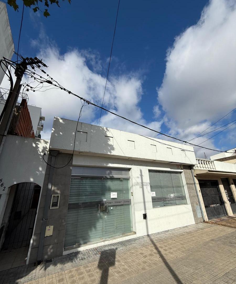 Local en Venta y Alquiler en 32 e/ 8 y 9
