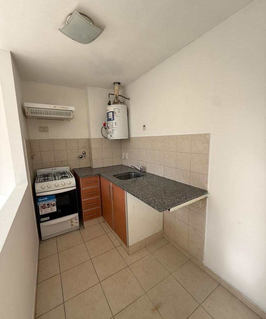 Foto de Monoambiente en alquiler en La Plata DG 77 e/ 5 y 6, imagen 2