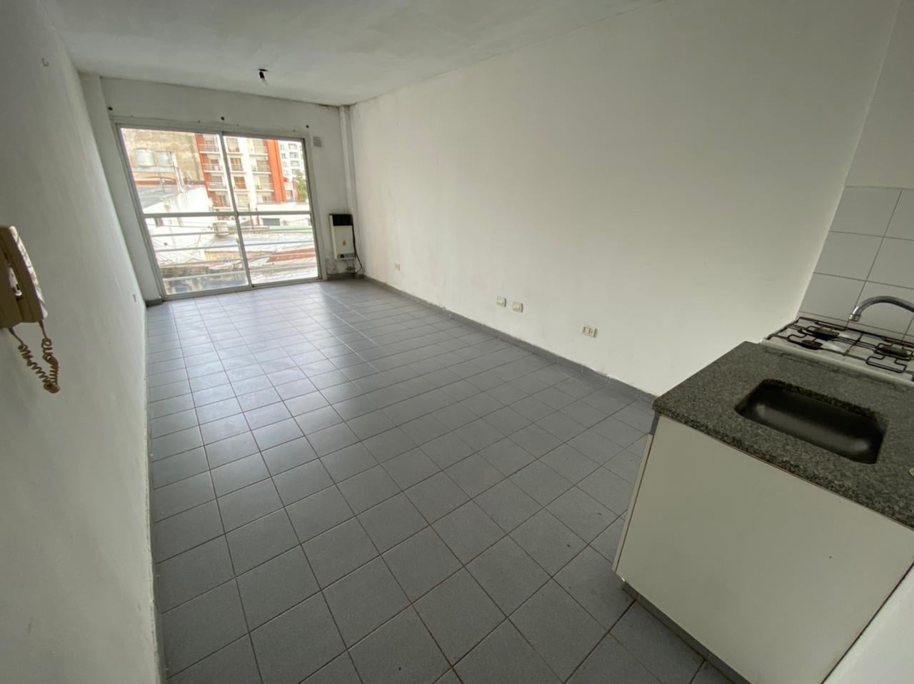Foto de Departamento en La Plata monoambiente Pza Italia e/ dg 79 y 44, imagen 1