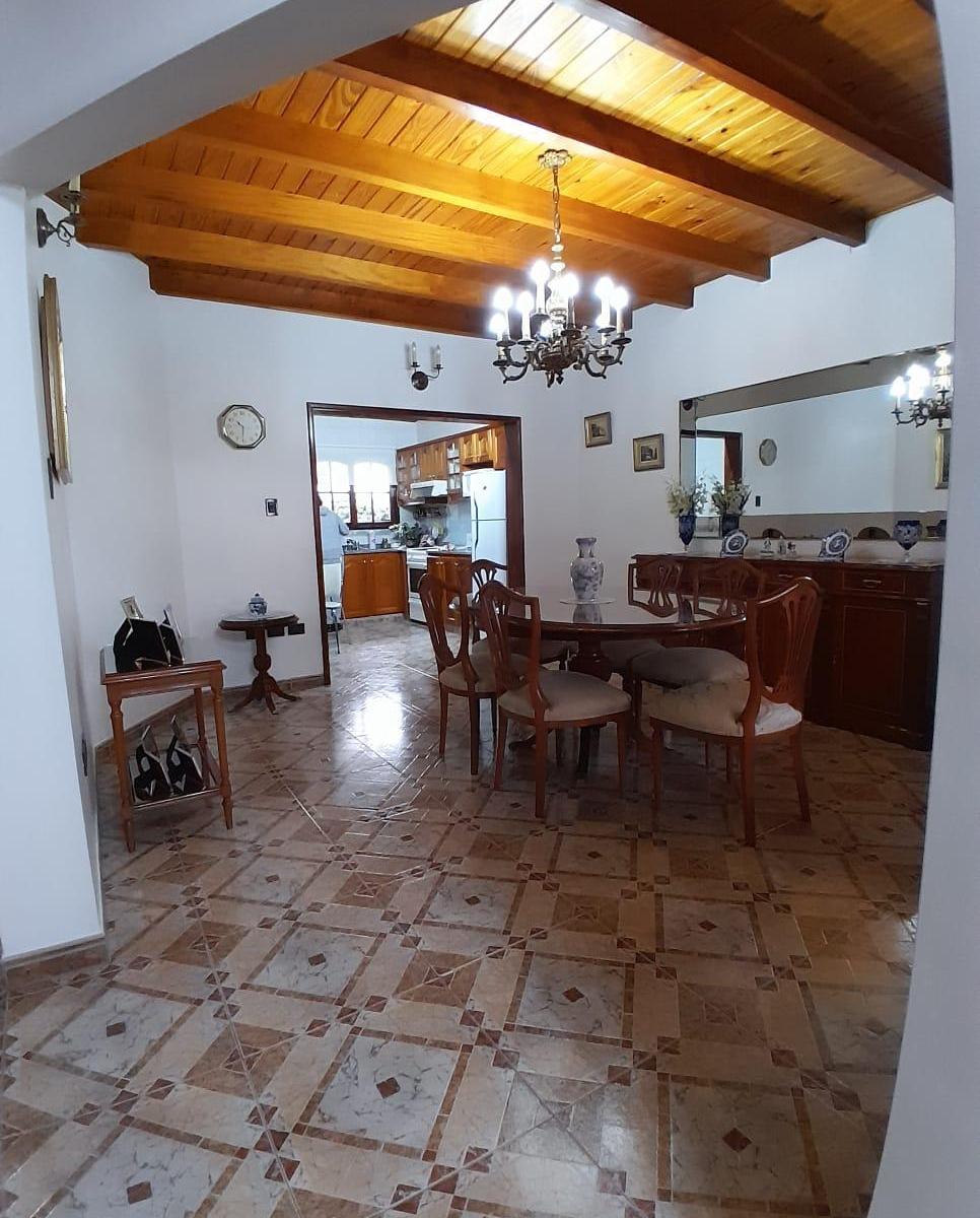 Villa Santa Rita Excelente Casa de 5 Ambientes Lote Propio. 2