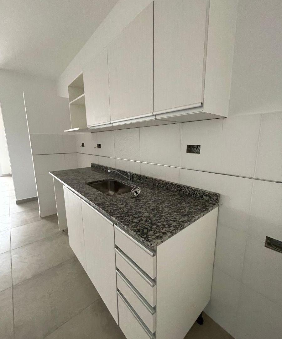 Foto de Villa Luro Venta : Regio departamento de 2 Amb frente con amplio balcón, imagen 3