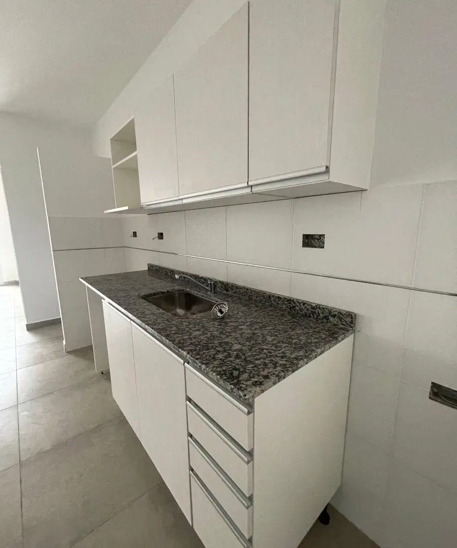 Villa Luro Venta : Regio departamento de 2 Amb frente con amplio balcón todo luz y sol 2