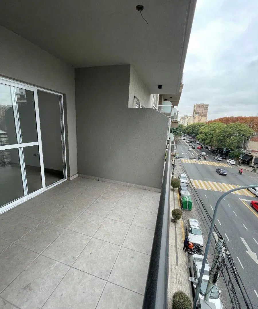 Villa Luro Venta : Regio departamento de 2 Amb frente con amplio balcón todo luz y sol 8