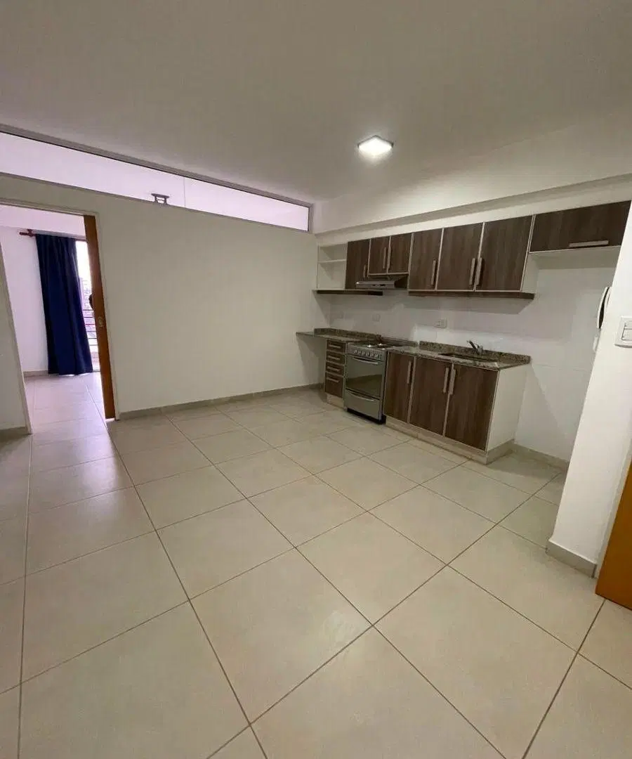 Alquiler Floresta: Hermoso y Amplio departamento de 1 ambiente. Dividido con balcón 3