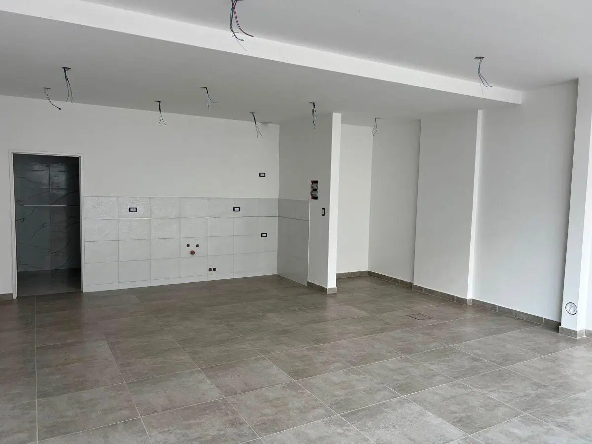 Local comercial de 50 m² en alquiler en Flores 5