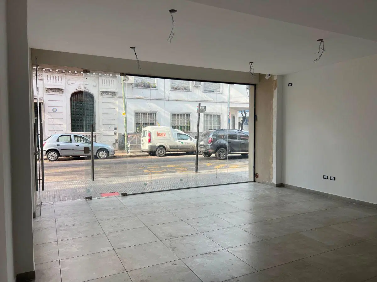 Local comercial de 50 m² en alquiler en Flores 3