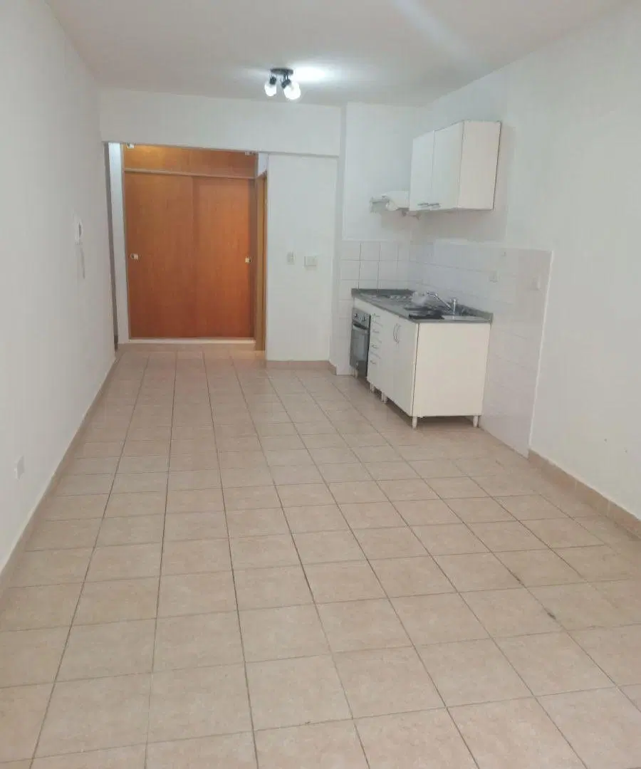 Departamento 1 ambiente en alquiler en Flores Norte con Patio 4