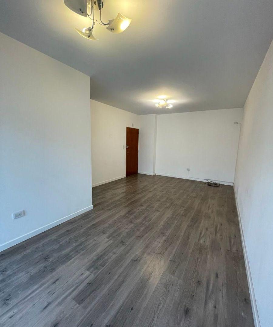 Foto de Villa del Parque Alquiler Hermoso semipiso de 2 ambientes con balcón, imagen 2