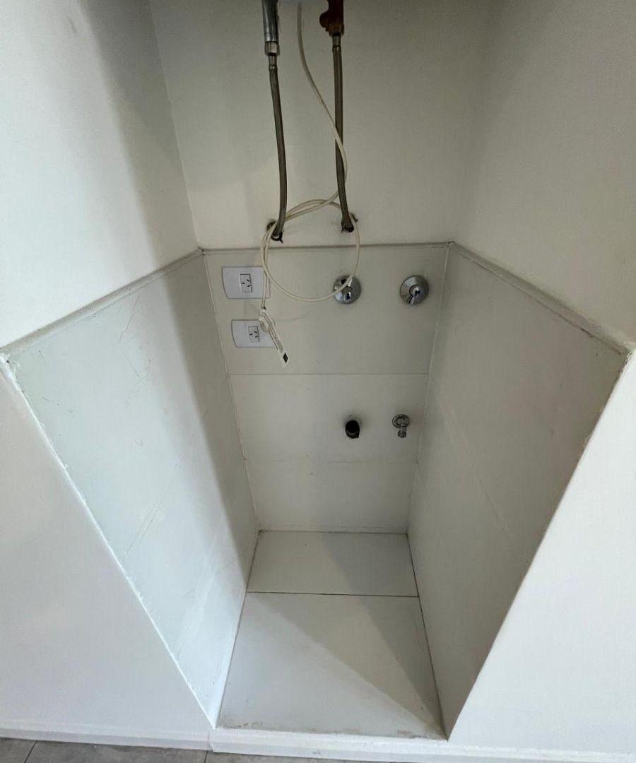 Foto de Hermoso monoambiente divisible con Balcón y Parrilla, imagen 2