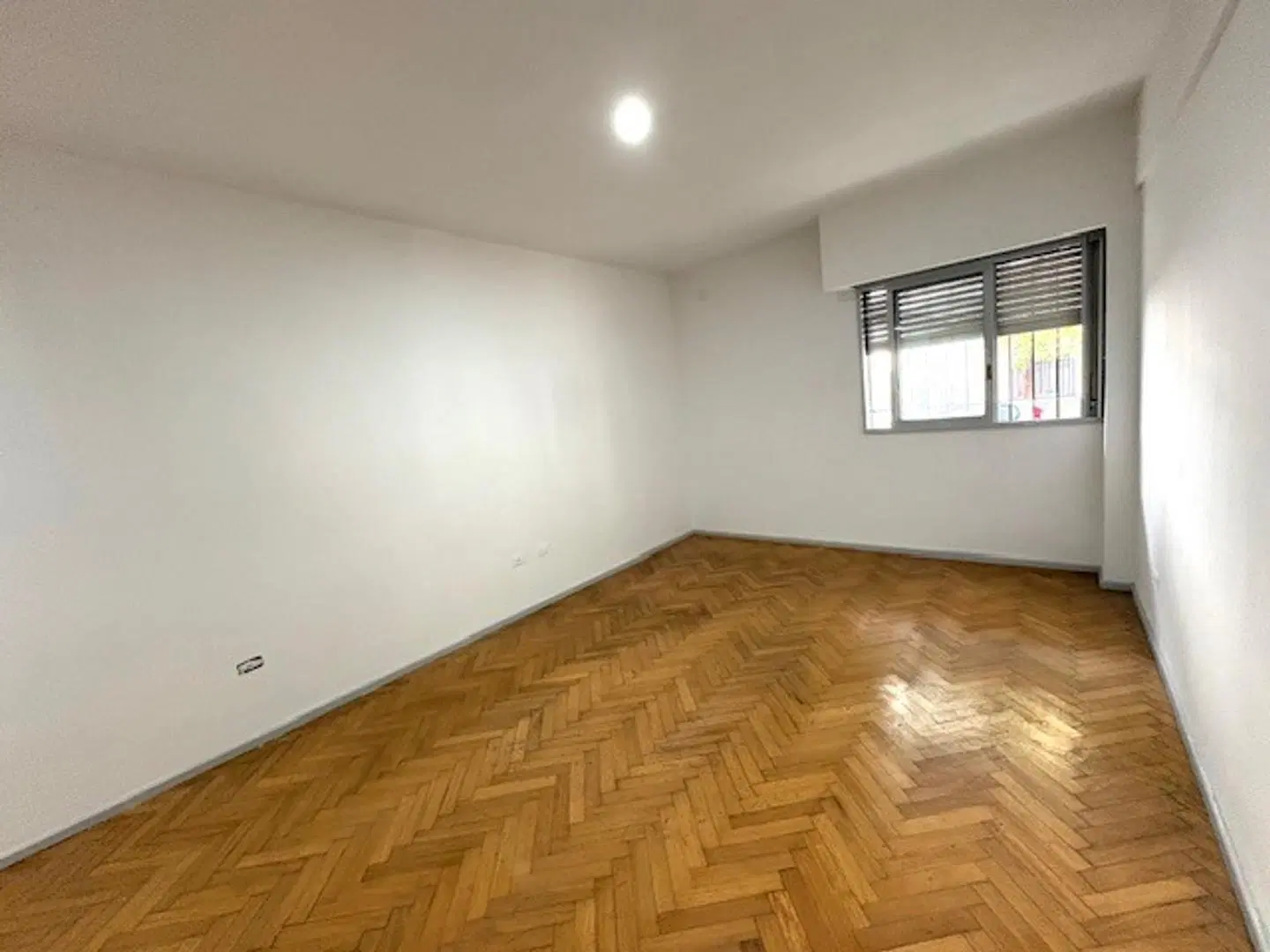DEPARTAMENTO PLANTA BAJA CON PATIO - 2 AMBIENTES 1