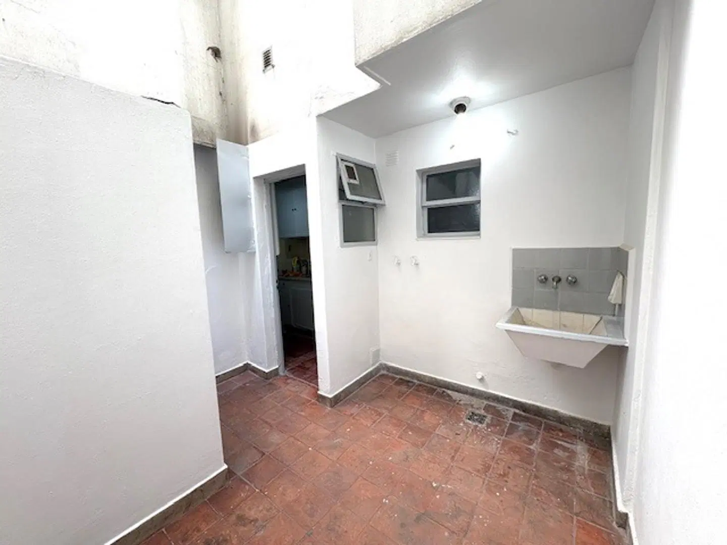 DEPARTAMENTO PLANTA BAJA CON PATIO - 2 AMBIENTES 2