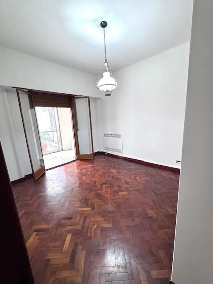 3 AMBIENTES CON DEPENDENCIA - PATIO PARRILLA - SOBRE AVENIDA 2