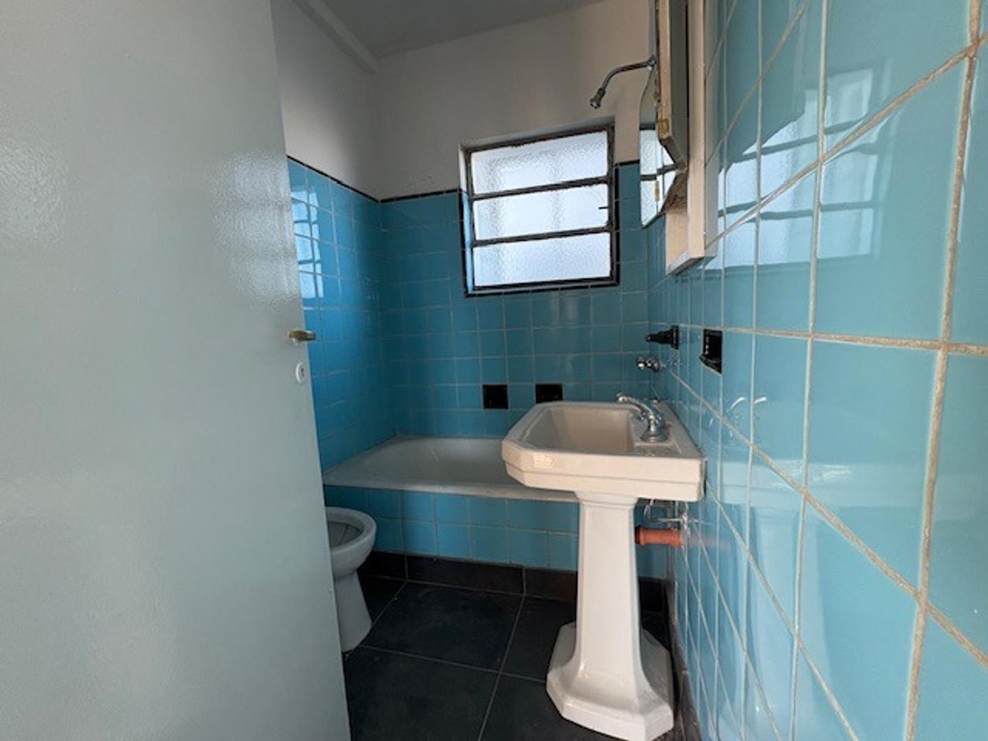 Foto de DEPARTAMENTO EN ALQUILER 3 AMBIENTES - FRENTE - BALCÓN!!, imagen 1