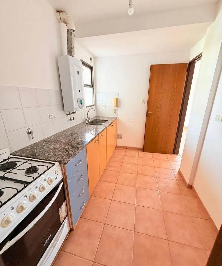 Departamento en alquiler dos dormitorios con cochera La Plata 2