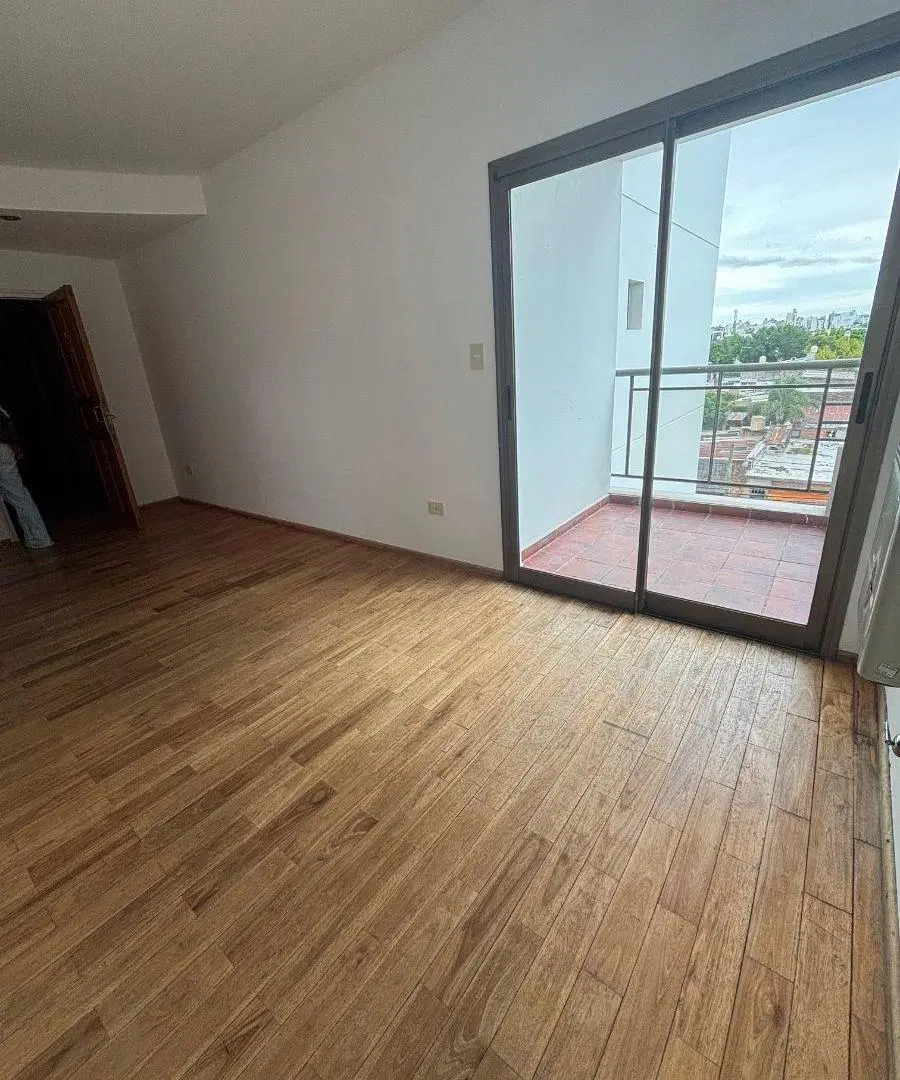 Alquiler departamento 2 dormitorios y cochera descubierta 4