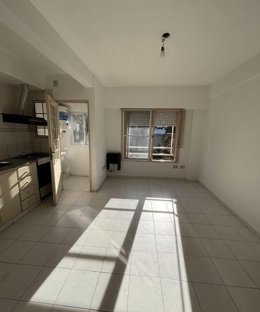 Foto de Dúplex 1 dormitorio-1er piso por escalera, imagen 4