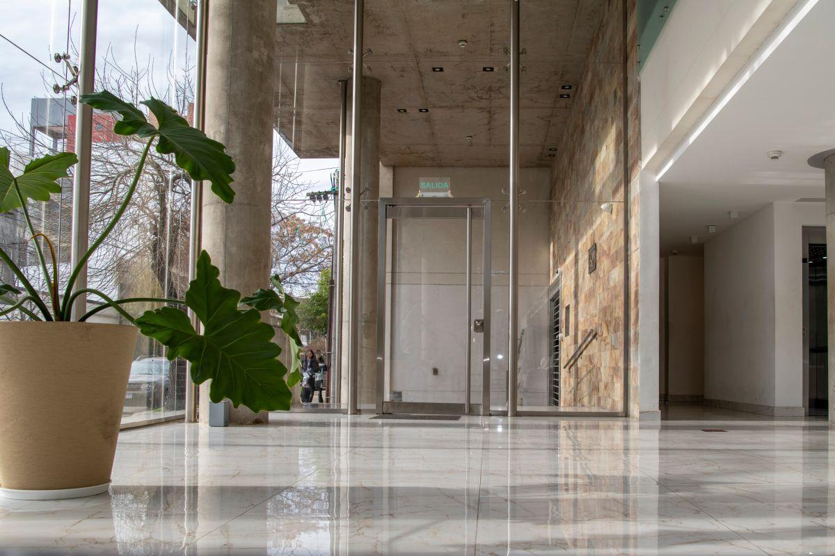 Foto de ALQUILER EDIFICIO DE CATEGORIA – 2 dormitorios con cochera cubierta y, imagen 4