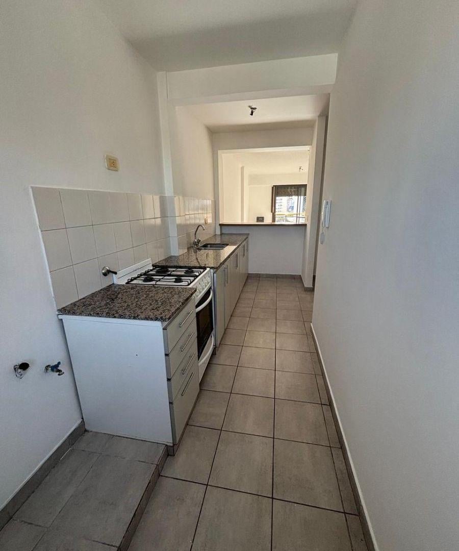 Foto de Alquiler departamento 2 dormitorios con cochera cubierta, imagen 2