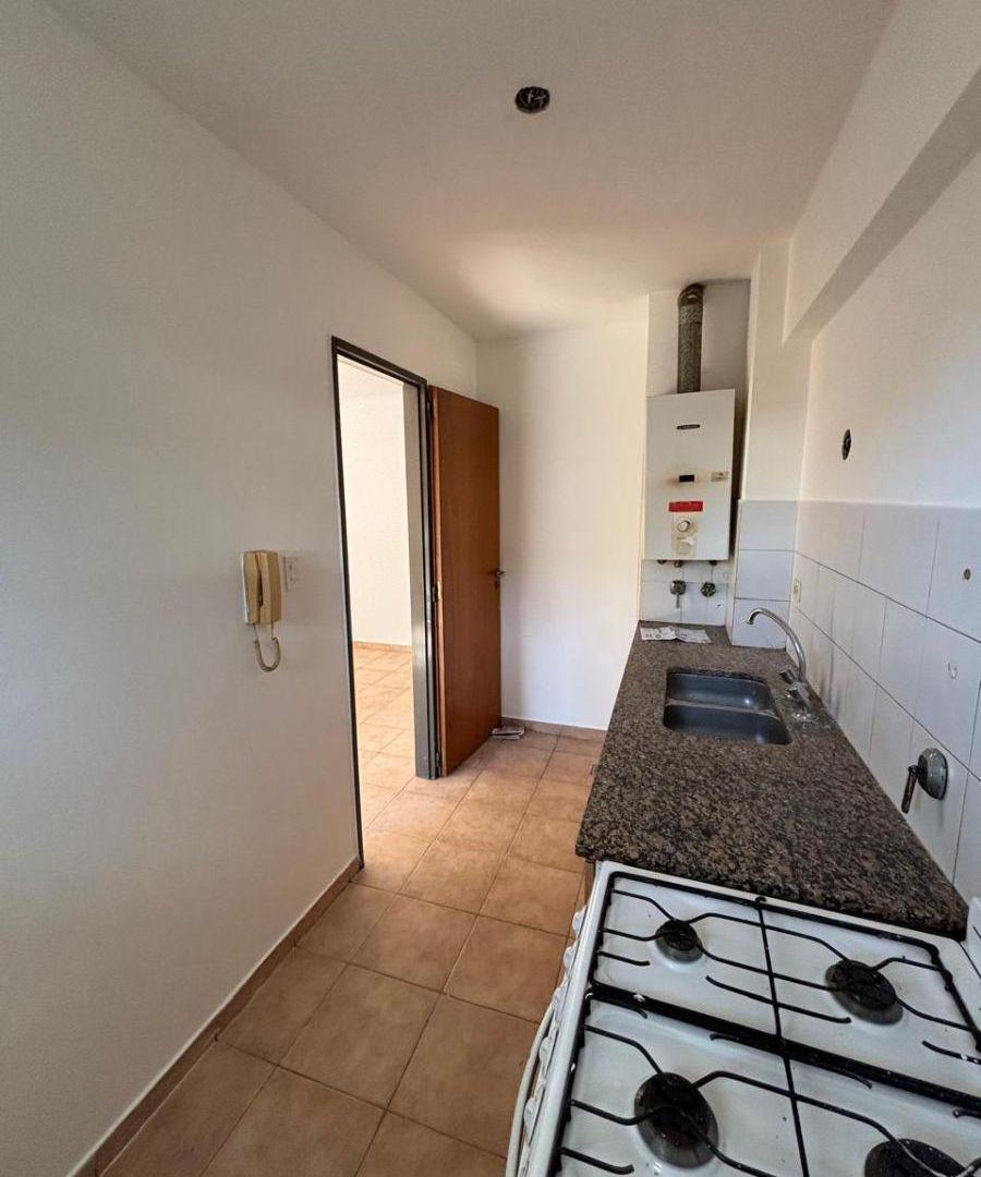 Foto de Alquiler departamento 1 dormitorio al frente con balcón, imagen 4