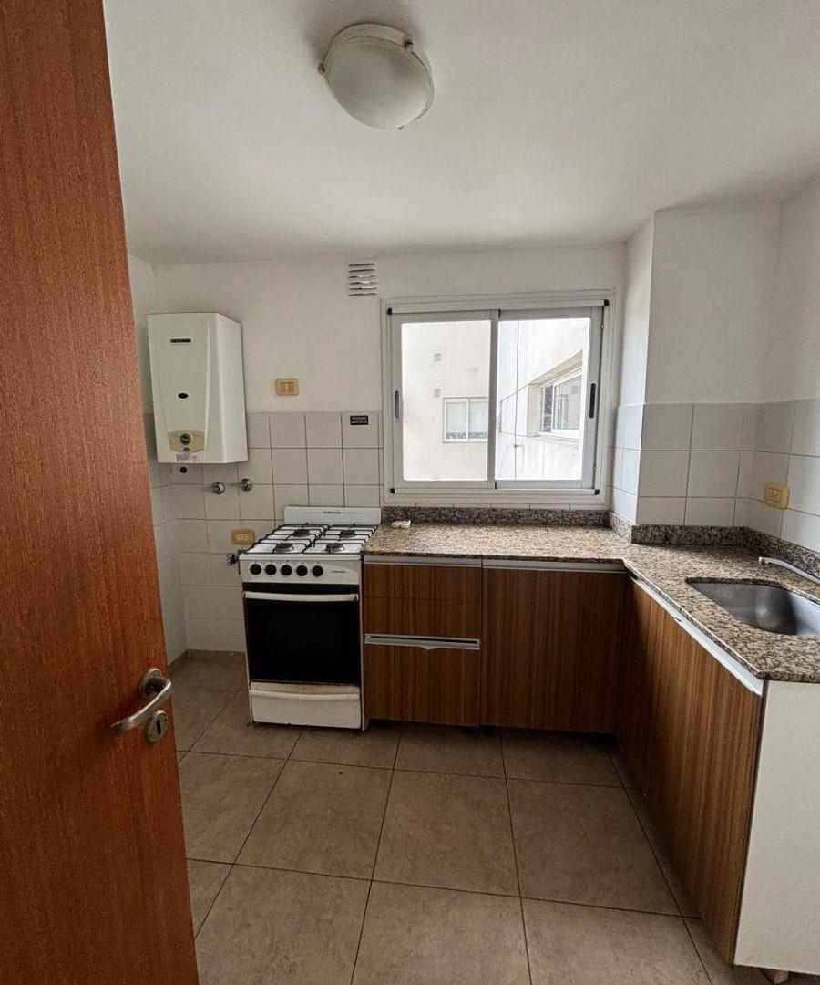 Foto de Alquiler 1 dormitorio al frente con balcón, imagen 3