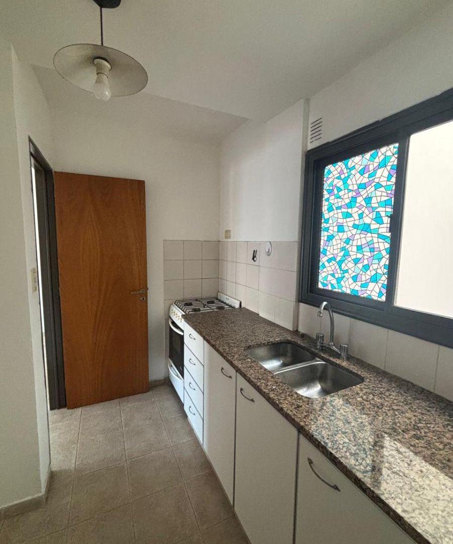 Foto de Alquiler de 1 dormitorio con balcón al contra-frente, imagen 3