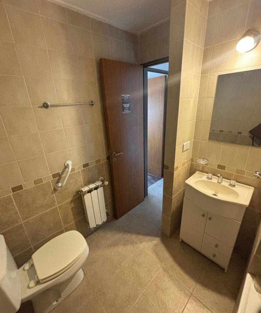 Foto de Alquiler de 1 dormitorio con balcón al contra-frente, imagen 2