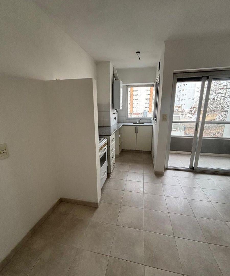 Foto de Venta departamento 1 dormitorio con balcón, imagen 2