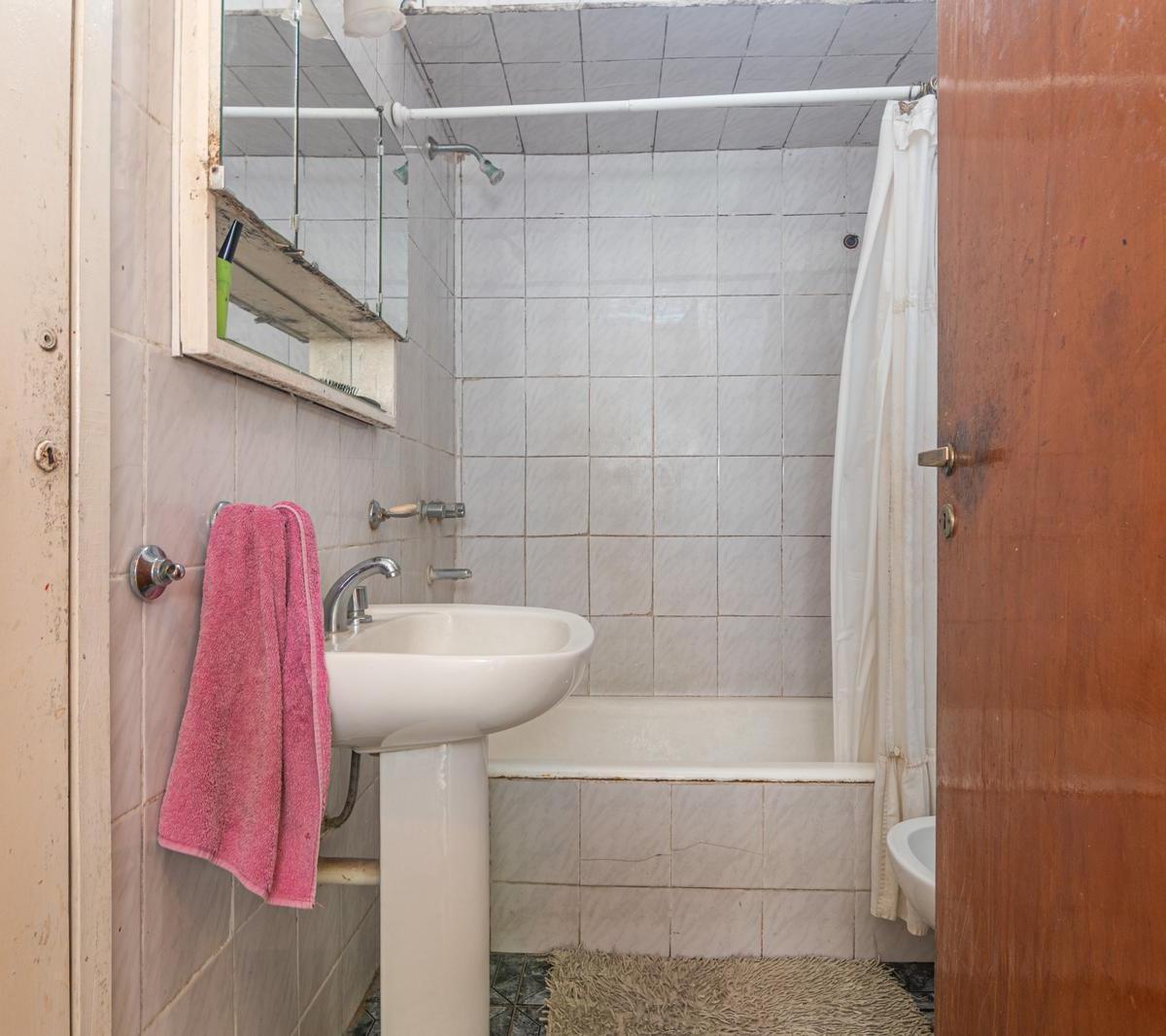 Venta Casa 4 Ambientes con Parque - Bosque Alegre 1