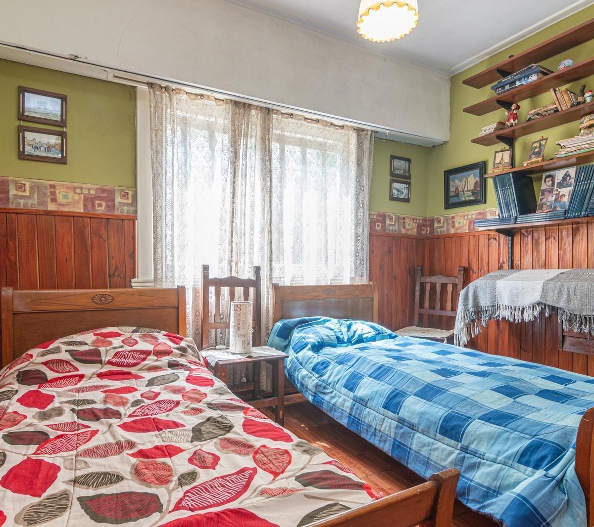 Venta Casa 4 Ambientes con Parque - Bosque Alegre 3