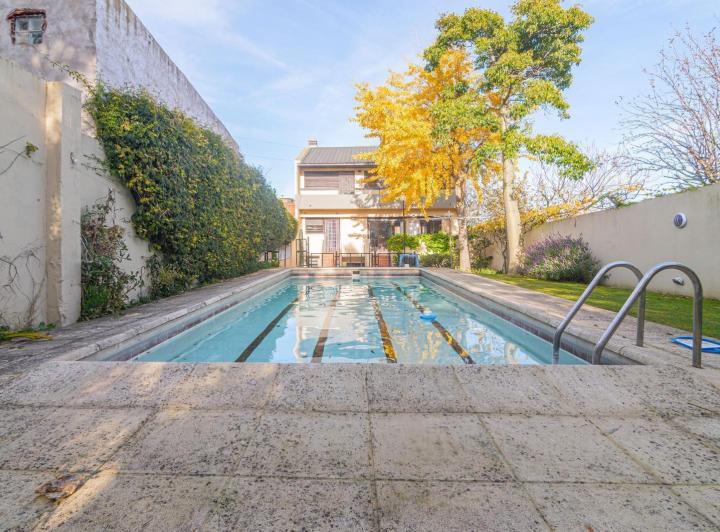 Venta casa 5 amb con pileta -  San Carlos 2