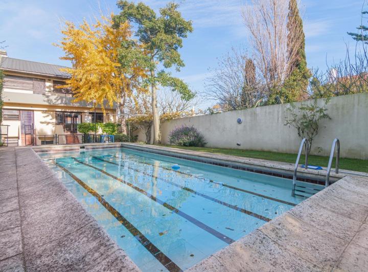 Venta casa 5 amb con pileta -  San Carlos 1