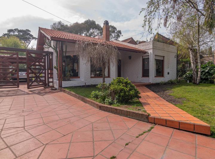 ¡ALQUILER 24 MESES! Casa 3 amb en Bosque Peralta Ramos 1