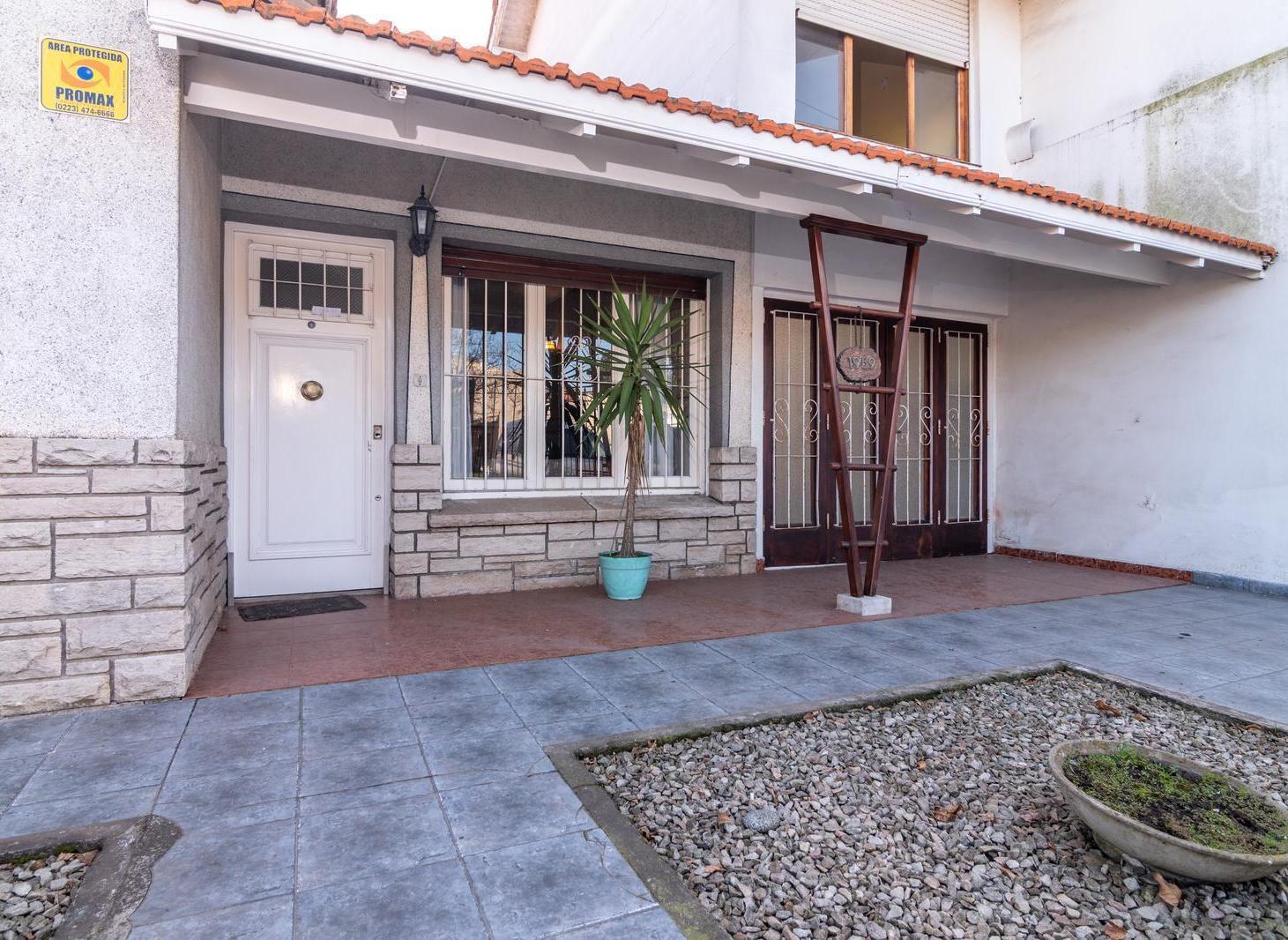 ¡VENTA! Casa con depto - Fortunato de La Plaza