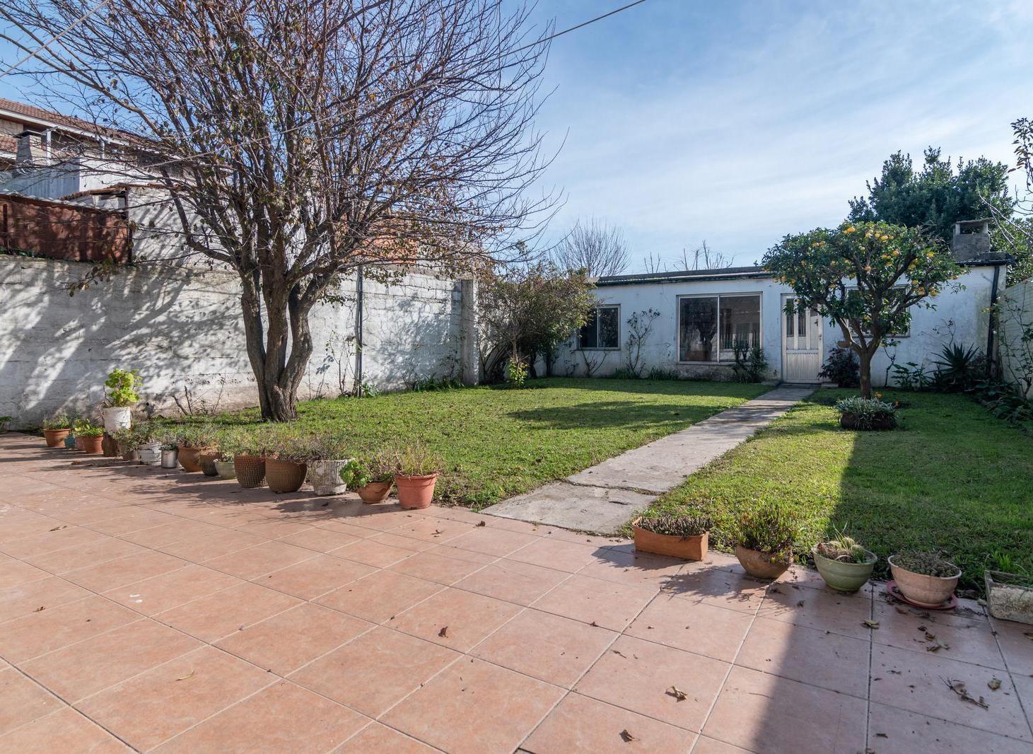 ¡VENTA! Casa con depto - Fortunato de La Plaza