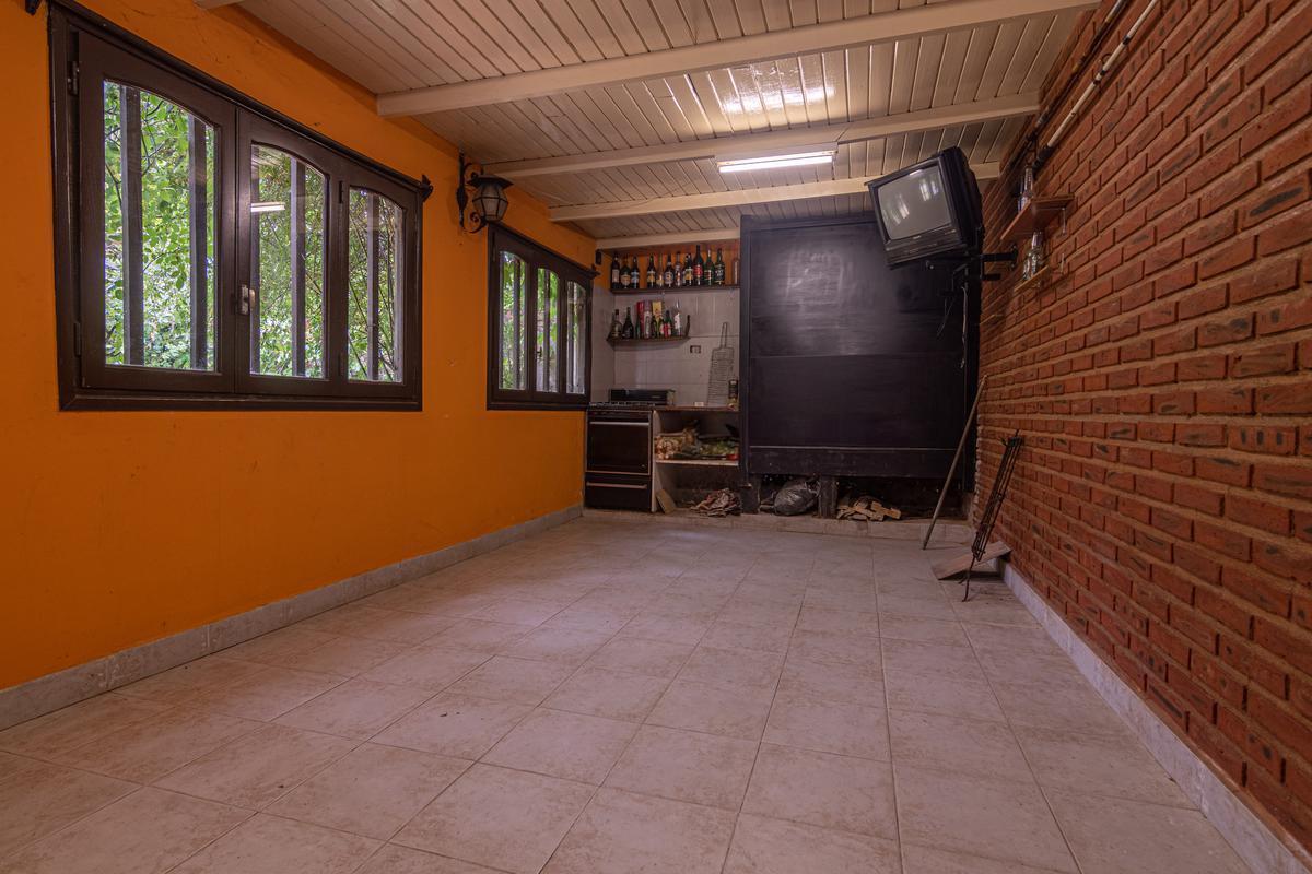 Foto de ¡Venta! Chalet de 6 ambientes - Bosque Alegre, imagen 2