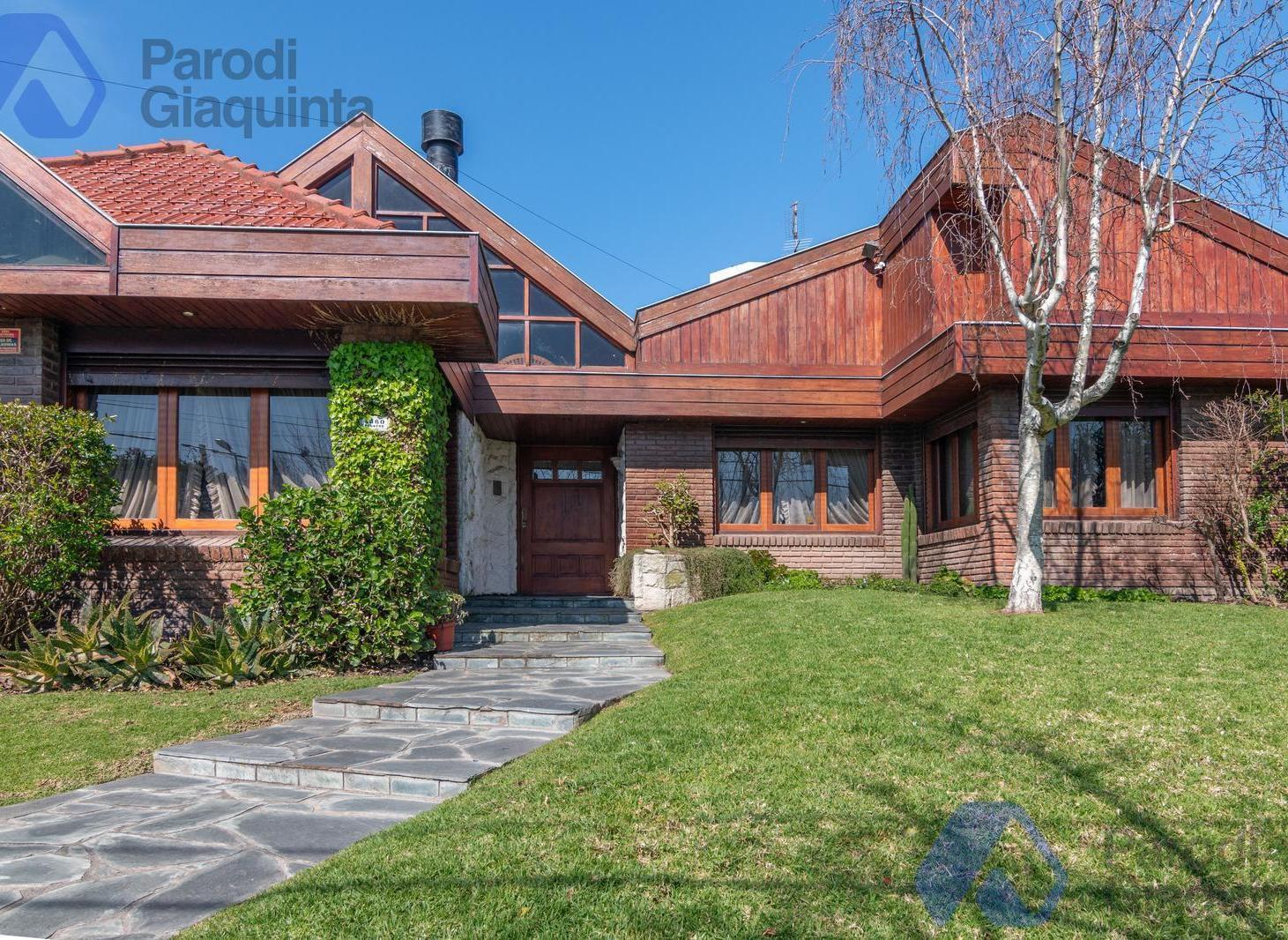 Foto de ¡VENTA! Casa 5 ambientes con parque y piscina en San Carlos, imagen 2