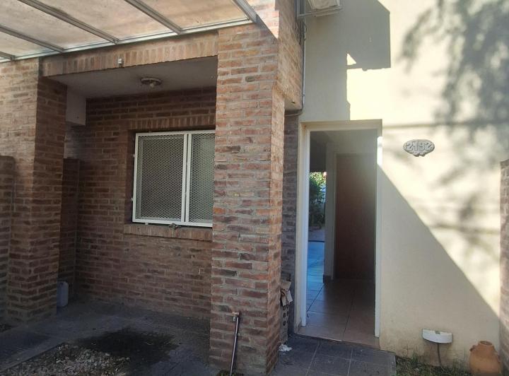 Duplex Alquiler En Los Hornos 2