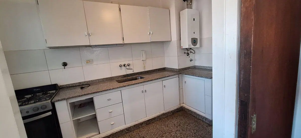 Se alquila depto 2 habitaciones en La Plata 3